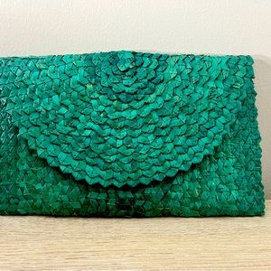 Green clutch